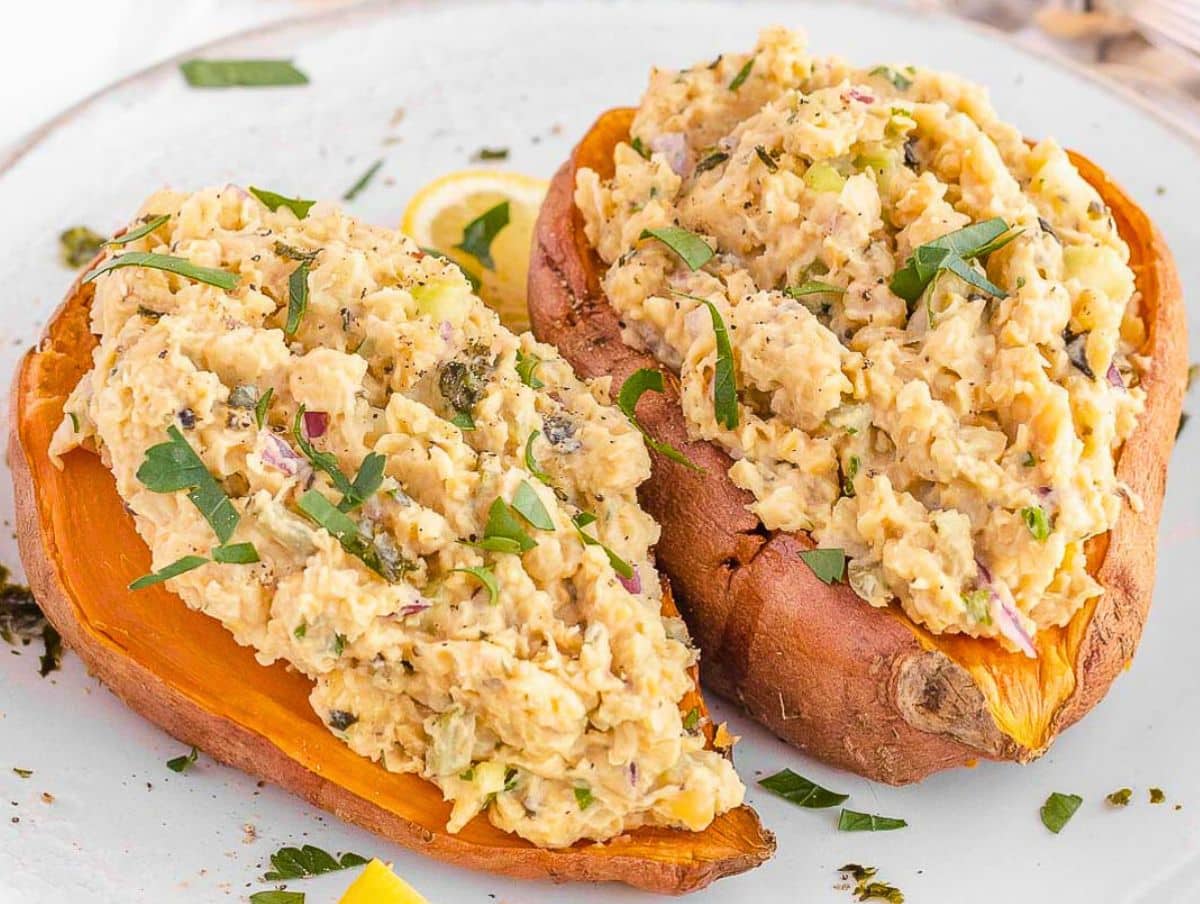 Quick & Creamy Mashed Chickpea Salad: High-Protein Lunch Idea